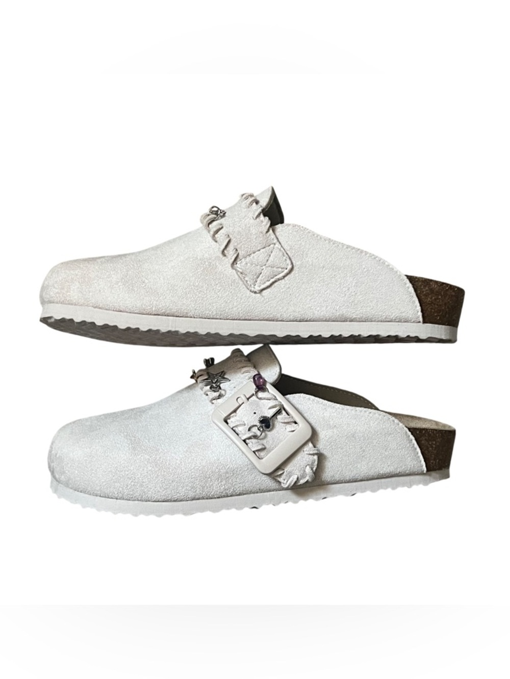 Like new! Madden Girl White Cream Faux Suede Prim Charm Clogs Size 6 - Picture 3 of 7